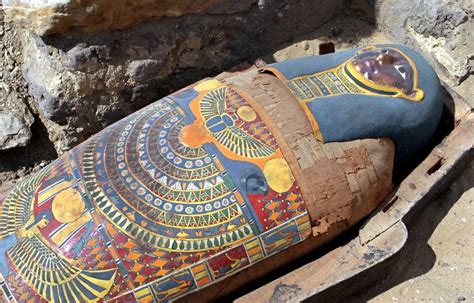 Notranjost grobnice v Dolini kraljev s pisanimi poslikavami