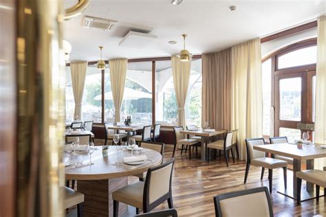 Pogled na morje iz restavracije Marina Portorož