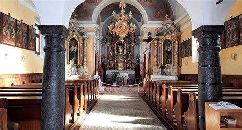 Notranjost slovenske cerkve na Dunaju