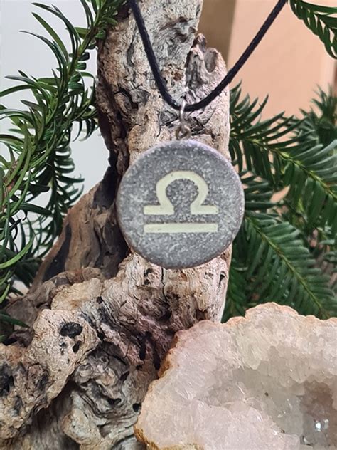 Horoskop na steni, izdelan s posebno tehniko