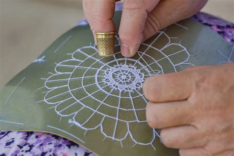 Zapleten vzorec paške čipke