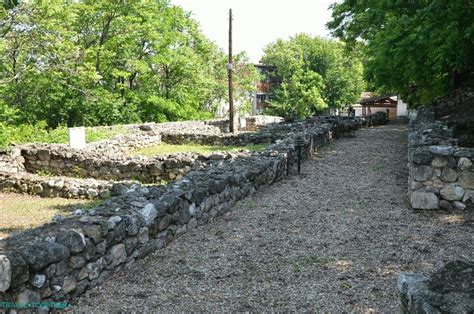 Ruševine rimske palače v Polačah na Mljetu