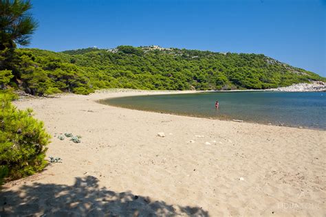 Peščena plaža Blace (Limuni) na Mljetu