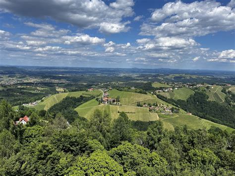 Panoramski razgled na vinorodne griče Pomurja