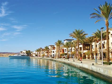 Notranjost luksuznega apartmaja v Port Ghalib z razgledom na morje