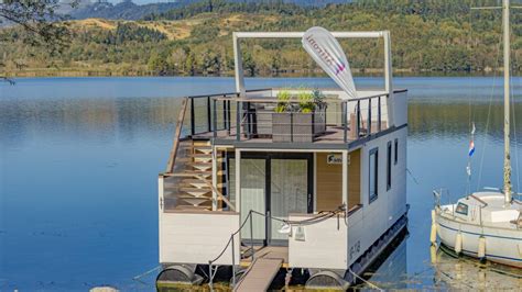 Plavajoča hiška na reki Drini