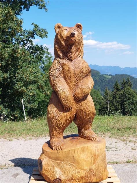 Lesene skulpture na Sodarjevi poti