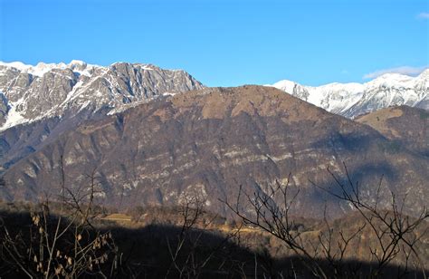 Pogled na Mrzli vrh z doline Soče