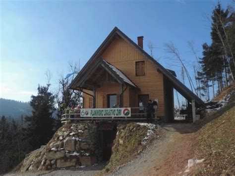 Ostanki jarkov in kavern na Mrzlem vrhu