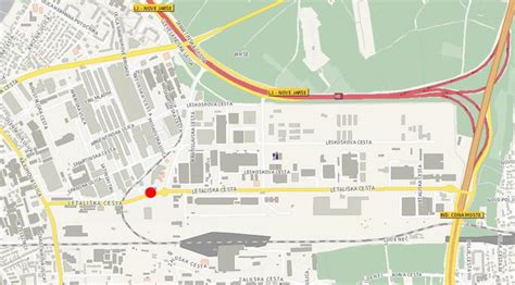 Pogled na nekdanje letališče in letalo DC-3