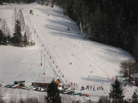 Smučarska proga Podkoren s snežnimi topovi