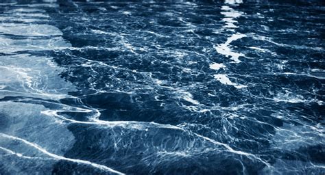 Slapovi Düden, ki padajo v Sredozemsko morje