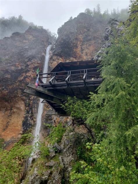 Pogled na Logarsko dolino s slapom Rinka