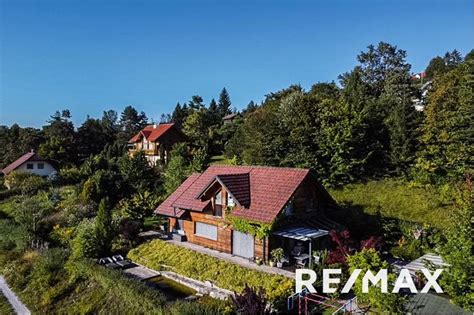 Tipična dalmatinska hiša v vasi Bast