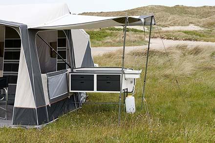 Camp-let prikolica z odprto kuhinjo