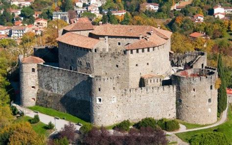 Goriški grad skozi čas