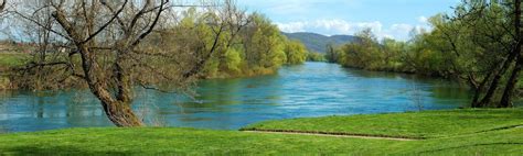 reka Kolpa s slikovitim naravnim kopališčem