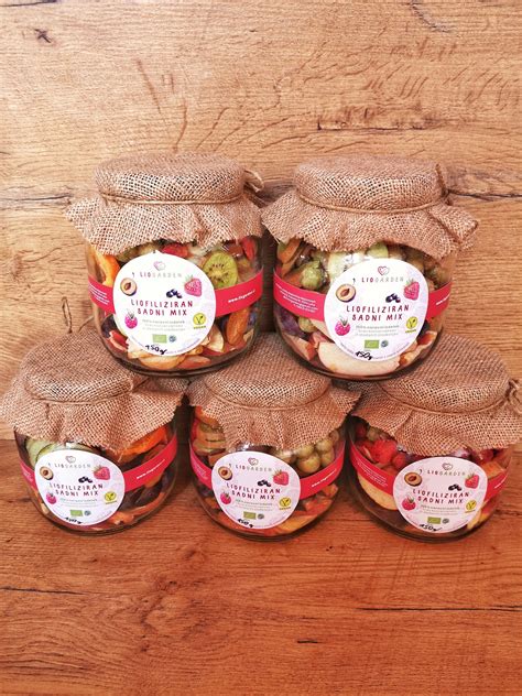 Različne vrste sadja na kmetiji