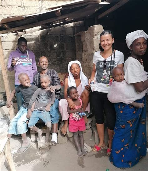 Infografika s poudarki o prostovoljnem delu v tujini