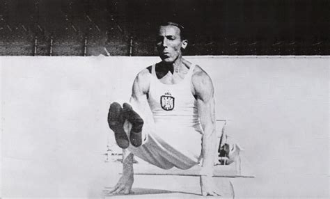 Leon Štukelj na drogu med olimpijskimi igrami