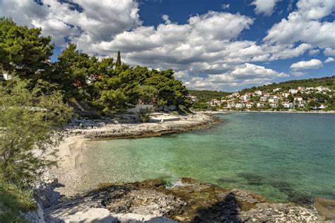 Zračni posnetek otoka Pašman z okoliškimi otoki