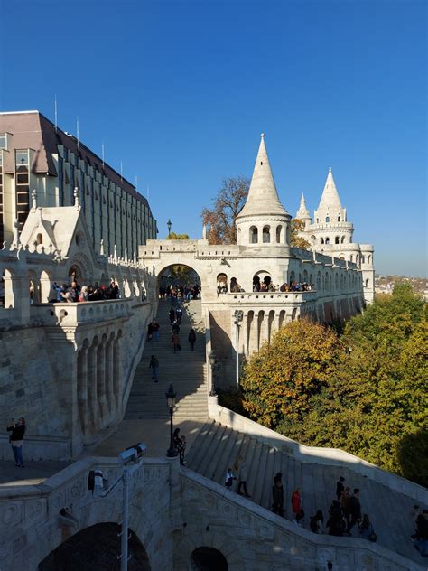 Ribiška trdnjava z razgledom na parlament