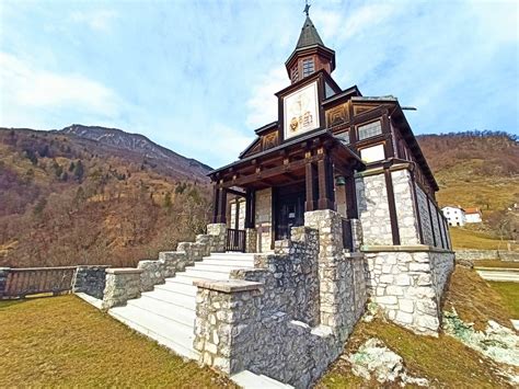 Cerkev Svetega Duha v Stari Gori