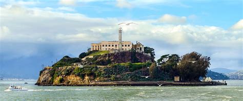 Pogled na Alcatraz s pomola v San Franciscu