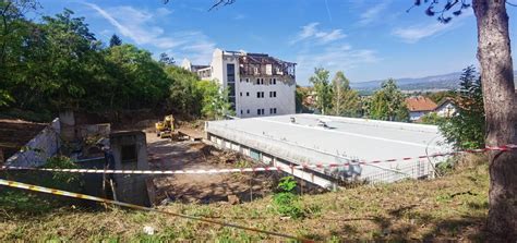 Rekonstrukcija mejnega zidu