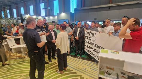 Vizualno privlačen razstavni prostor na sejmu