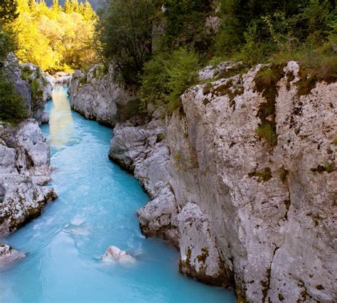 Reka Soča v svoji smaragdni barvi