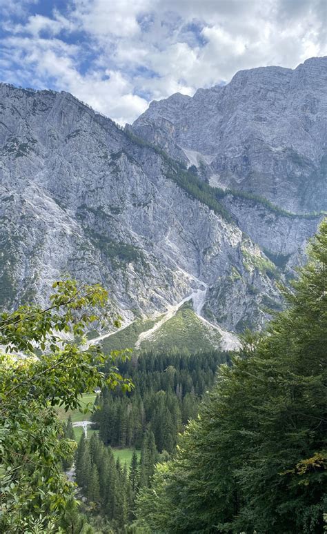 Slikoviti pogled na vas Sillian v zimskem času