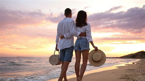 Nosečnica na plaži