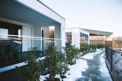 Bazenški kompleks kampa Plitvice s slapom in teraso