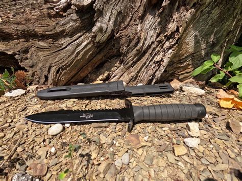 Vojaška trgovina z opremo