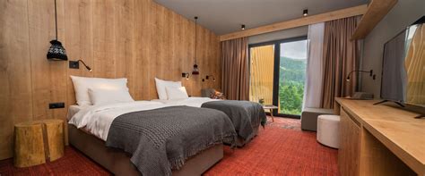 Slovenski hotel s pogledom na gore