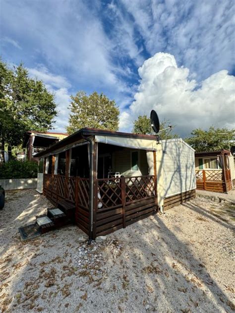 Mobilna hiška v kampu na otoku Pag