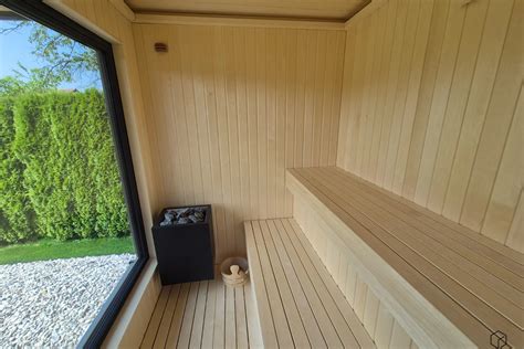 Notranjost savna centra s sodobnim dizajnom