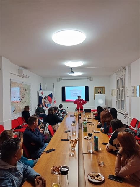 Fotografija Rdečega križa v Ljubljani