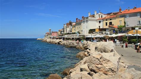 Pregled slovenske obale z označenimi glavnimi obmorskimi mesti