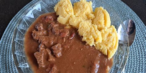 Pripravljena jed s postrvjo in polento