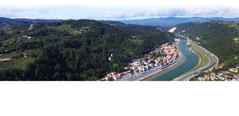 Panorama Kopra z obalo in mestnim jedrom