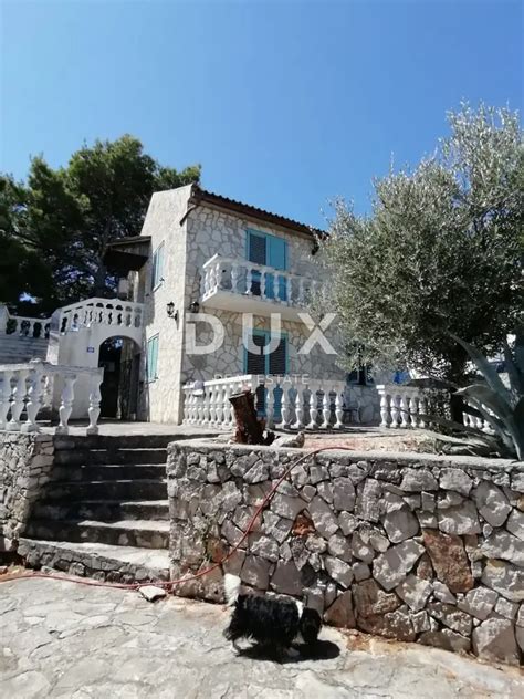 Panorama otoka Šolta s pogledom na morje