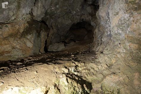 Notranjost jame Tapolca s čolni