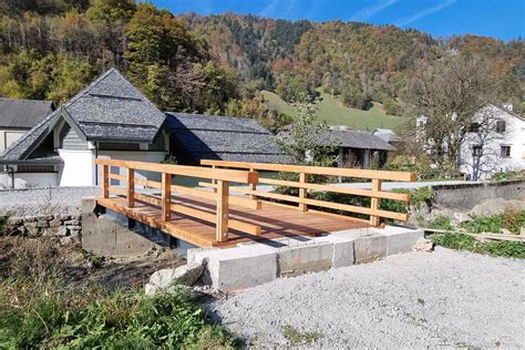 Obnovljen leseni most čez Bistrico v Kozjem