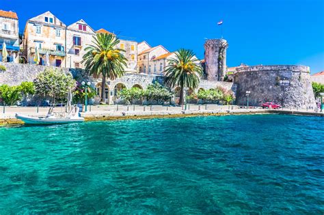 Pogled na otok Korčula z morja