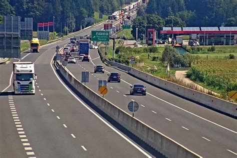 Avtocesta skozi pokrajino