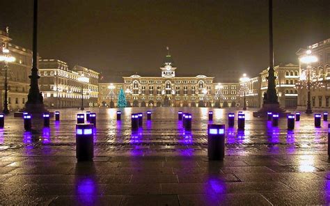 Piazza Unità d’Italia s pogledom na morje