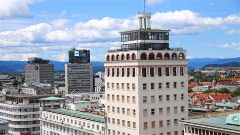 Ljubljanski Nebotičnik s ptičje perspektive