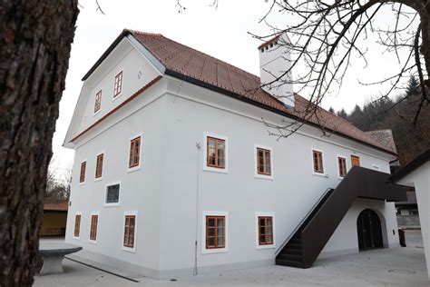 Vodnikova domačija Šiška zunanjost